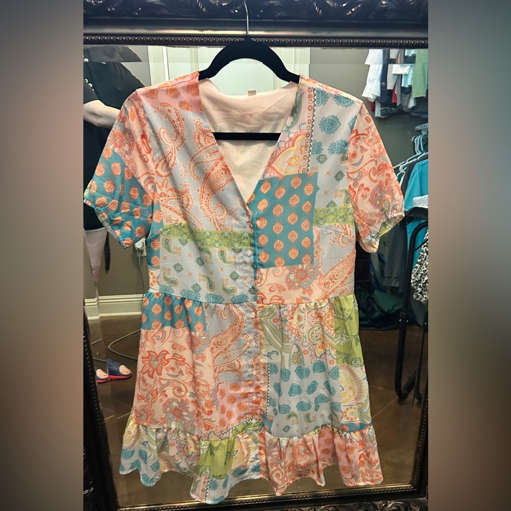 Women’s small button up dress like new